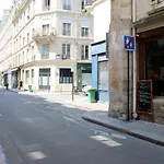 Bright 30 M Fully Renovated In Paris 3Rd